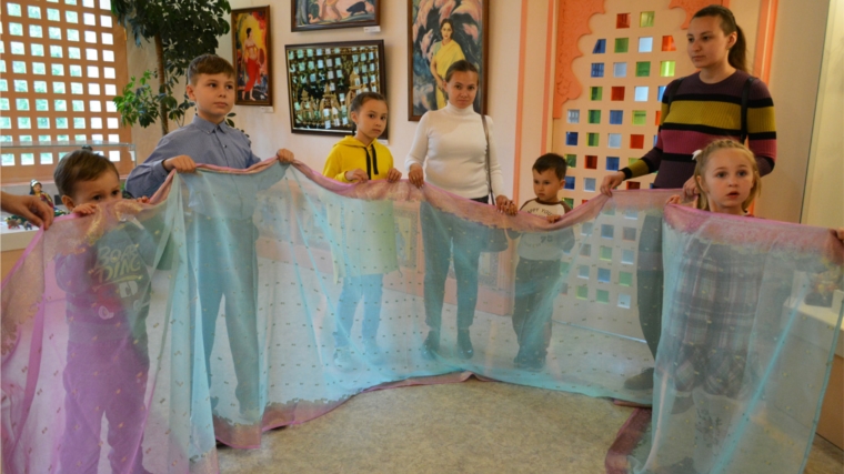 Столичные школьники приняли активное участие в акции «Ночь музеев» в КВЦ «Радуга»