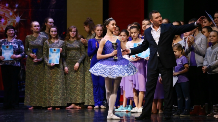 Юная балерина Дворца творчества города Чебоксары Даша Платонова стала учащейся Московского хореографического училища